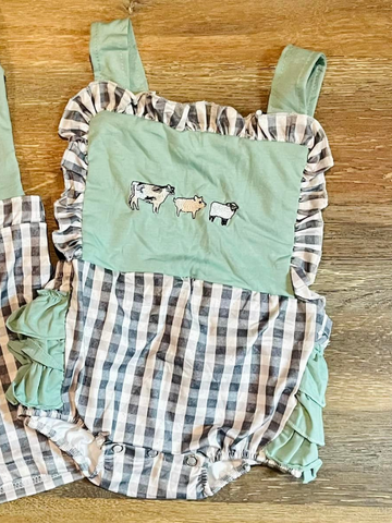 Preorder 11.25 MOQ 5 pcs SR3412 Farm Animals Plaid Baby Girls Romper